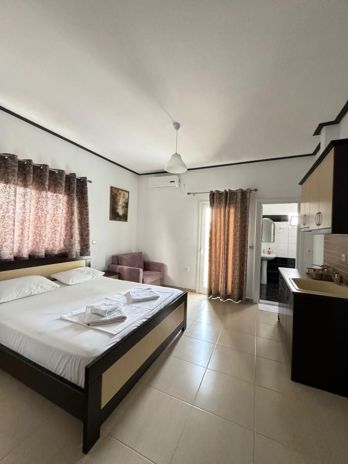 Villa Shehu Ksamil Luaran gambar