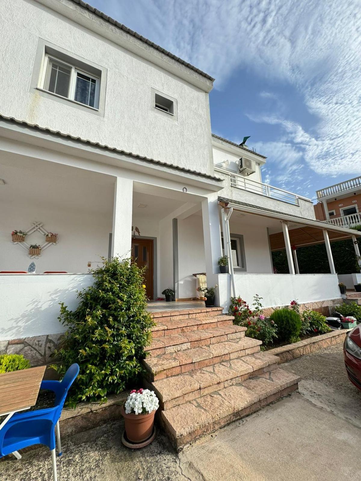 Villa Shehu Ksamil Luaran gambar